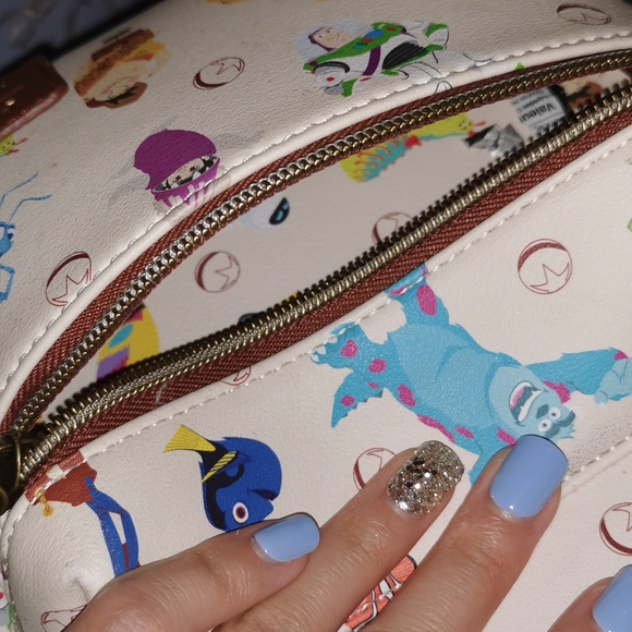 PIXAR MINI LOUNGEFLY - Picture 4 of 4